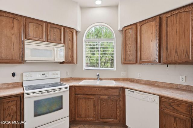 3221 S Treasure Cove Place, Tucson, AZ 85713