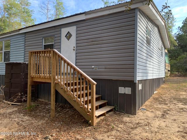 246 RAINBOW Drive, Hawthorne, FL 32640