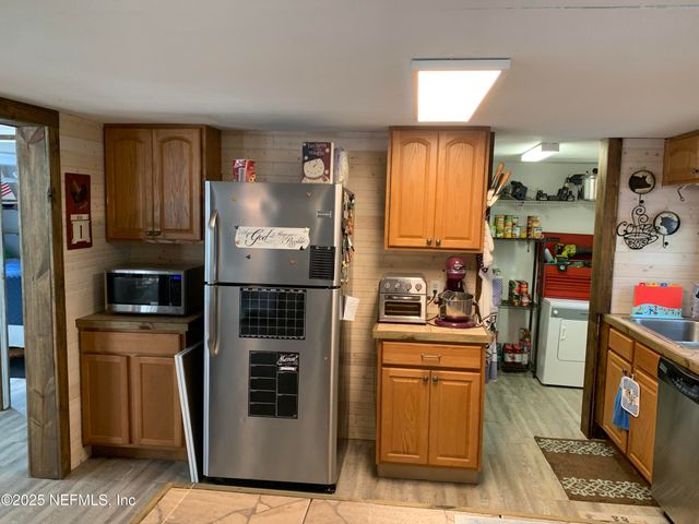 246 RAINBOW Drive, Hawthorne, FL 32640