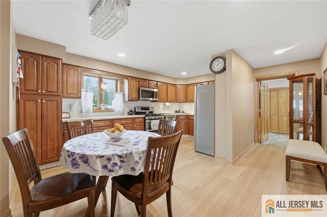 251 Matchaponix Avenue, Monroe, NJ 08831