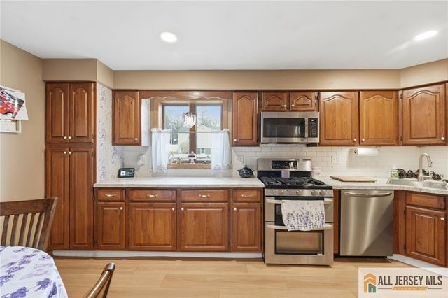 251 Matchaponix Avenue, Monroe, NJ 08831