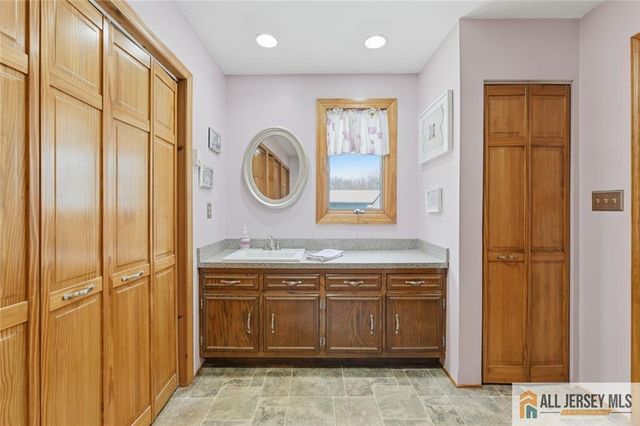 251 Matchaponix Avenue, Monroe, NJ 08831