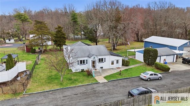 251 Matchaponix Avenue, Monroe, NJ 08831