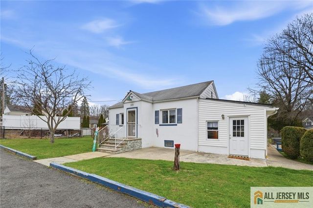 251 Matchaponix Avenue, Monroe, NJ 08831