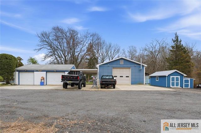 251 Matchaponix Avenue, Monroe, NJ 08831