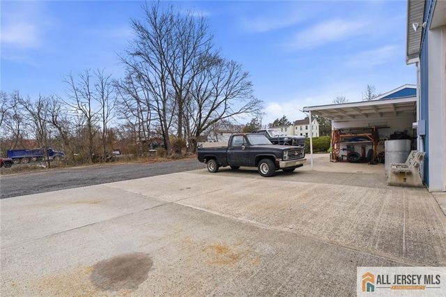 251 Matchaponix Avenue, Monroe, NJ 08831