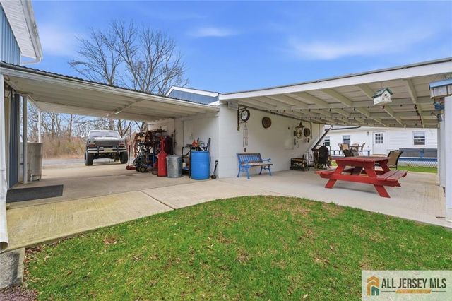 251 Matchaponix Avenue, Monroe, NJ 08831