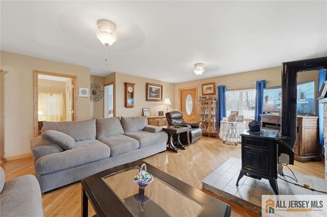 251 Matchaponix Avenue, Monroe, NJ 08831