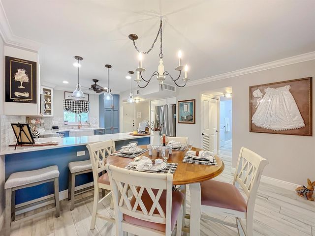 3060 Holiday Springs Boulevard 312, Margate, FL 33065