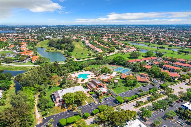 3060 Holiday Springs Boulevard 312, Margate, FL 33065
