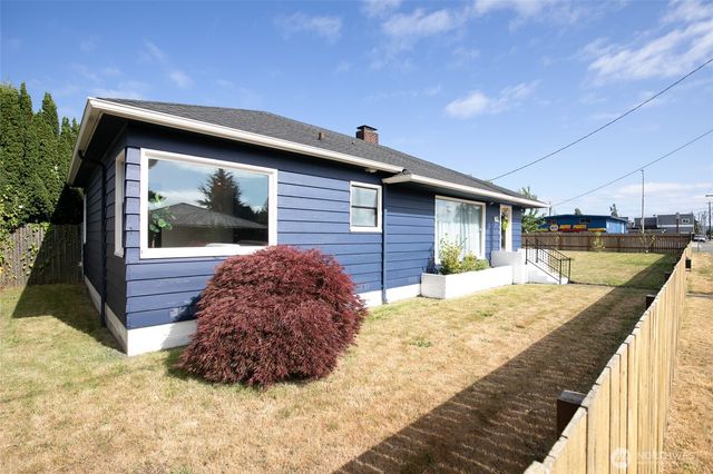 215 Ontario Street, Hoquiam, WA 98550