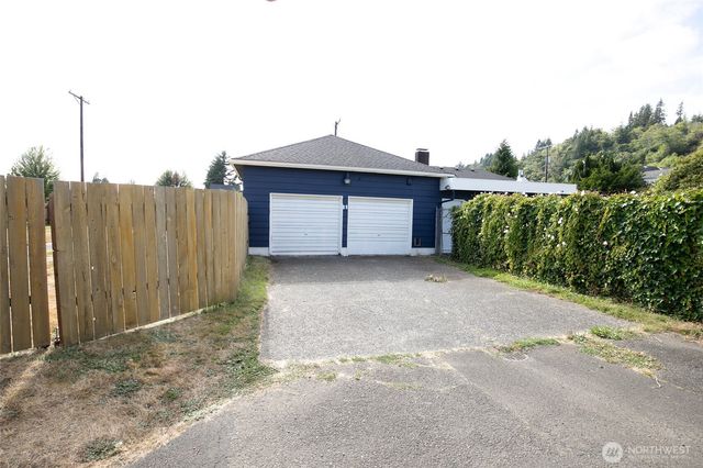 215 Ontario Street, Hoquiam, WA 98550