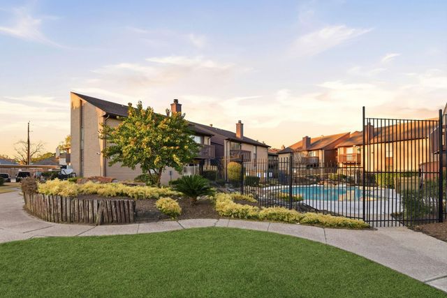 12905 Woodforest Boulevard 711, Houston, TX 77015
