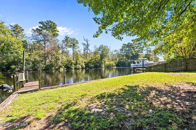 106 Pilot Place, New Bern, NC 28562