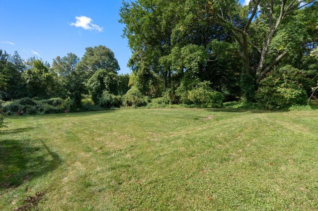 631 Blue Hill Ave, Milton, MA 02186