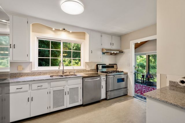 631 Blue Hill Ave, Milton, MA 02186