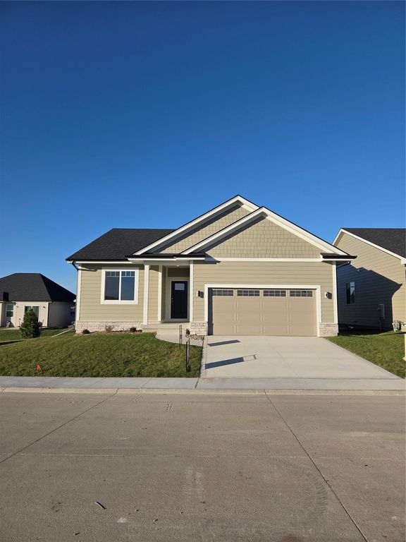 3212 NE Fawn Lane, Ankeny, IA 50021