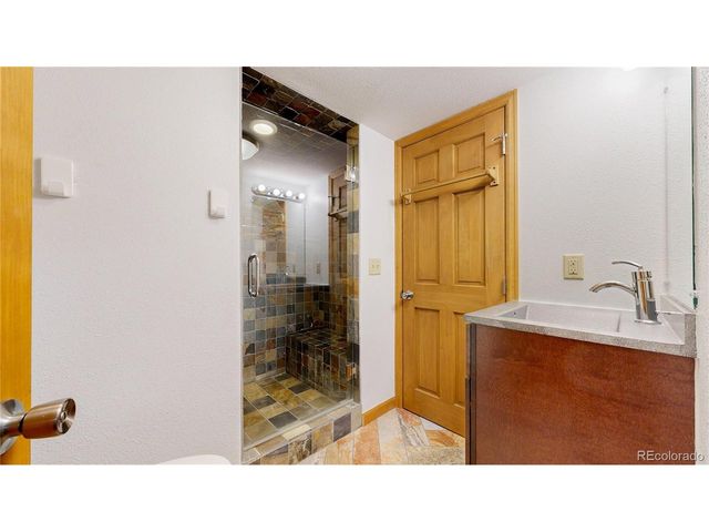 901 Tallaqua Dr, Grand Lake, CO 80447