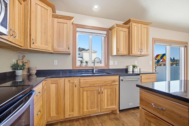 3037 Claire Drive E, West Fargo, ND 58078