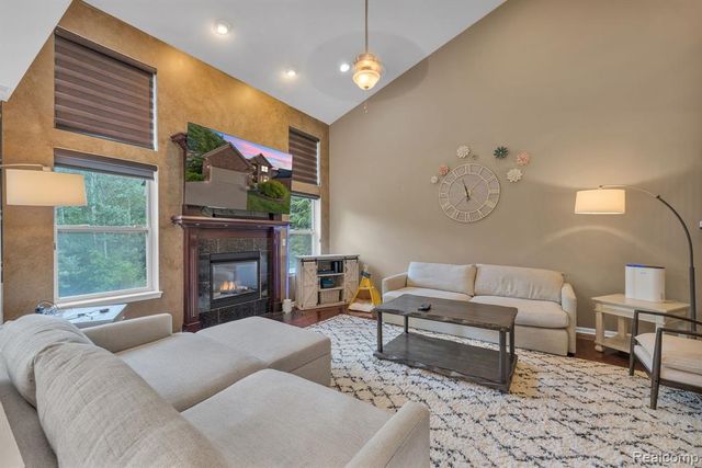 18090 Curtis Court, Livonia, MI 48152