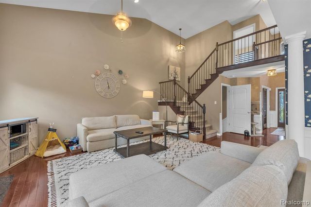 18090 Curtis Court, Livonia, MI 48152