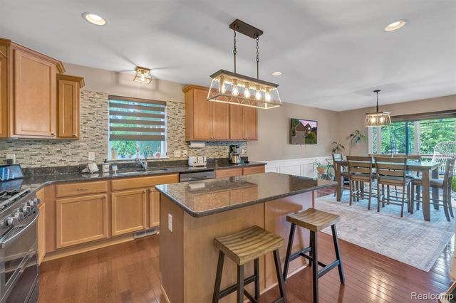18090 Curtis Court, Livonia, MI 48152