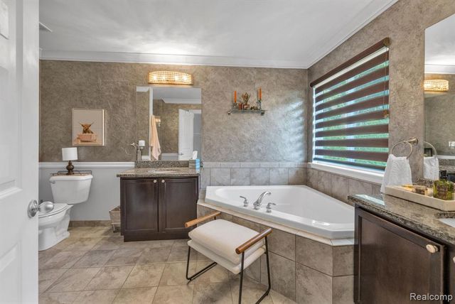 18090 Curtis Court, Livonia, MI 48152
