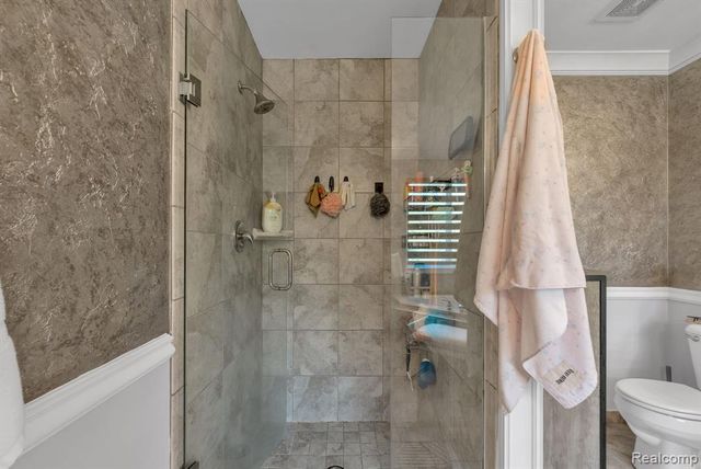 18090 Curtis Court, Livonia, MI 48152
