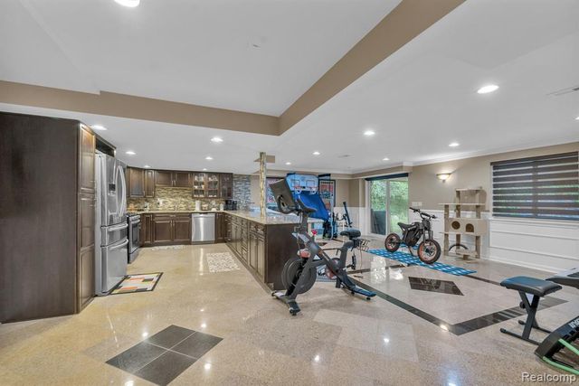 18090 Curtis Court, Livonia, MI 48152