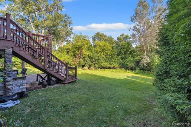 18090 Curtis Court, Livonia, MI 48152