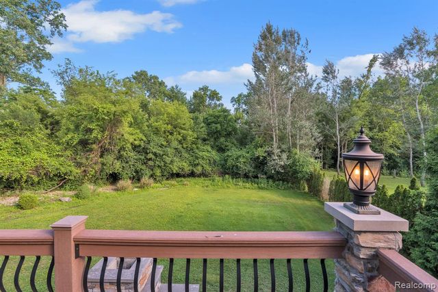 18090 Curtis Court, Livonia, MI 48152