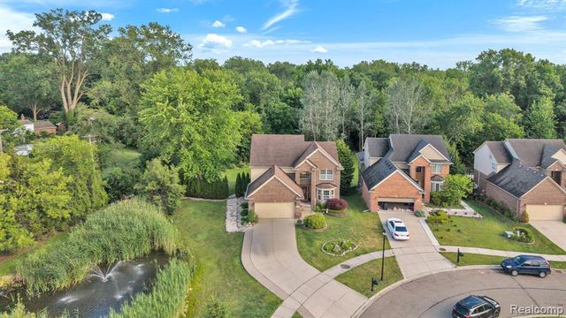 18090 Curtis Court, Livonia, MI 48152