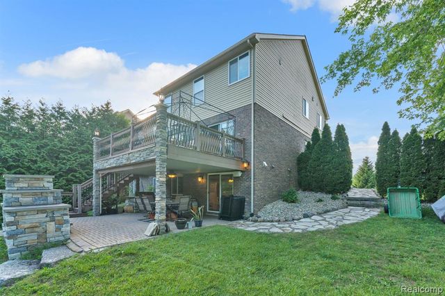 18090 Curtis Court, Livonia, MI 48152