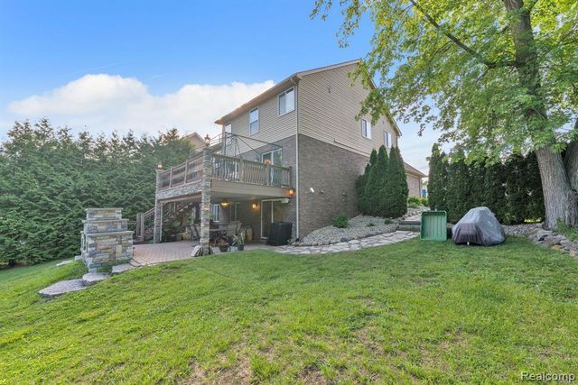18090 Curtis Court, Livonia, MI 48152