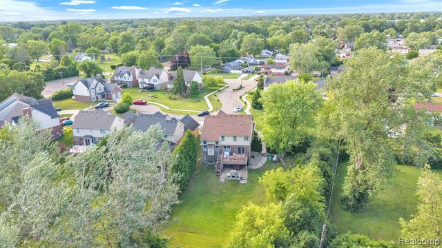 18090 Curtis Court, Livonia, MI 48152