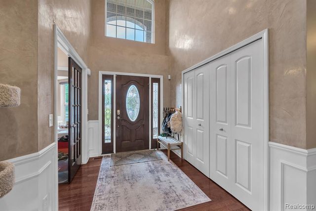 18090 Curtis Court, Livonia, MI 48152
