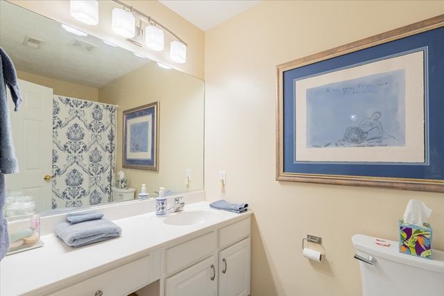 16 Grape Vine Lane, Bloomington, IL 61704