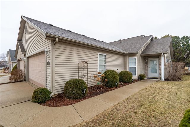 16 Grape Vine Lane, Bloomington, IL 61704