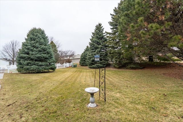 16 Grape Vine Lane, Bloomington, IL 61704