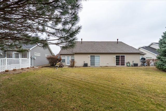 16 Grape Vine Lane, Bloomington, IL 61704