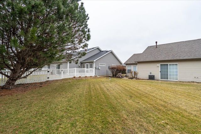 16 Grape Vine Lane, Bloomington, IL 61704