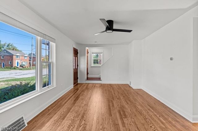 5204 Haverford Drive, Lyndhurst, OH 44124