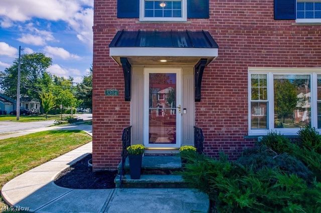 5204 Haverford Drive, Lyndhurst, OH 44124