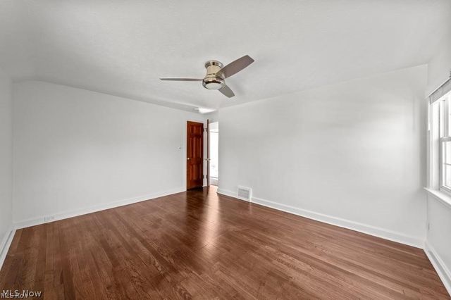 5204 Haverford Drive, Lyndhurst, OH 44124
