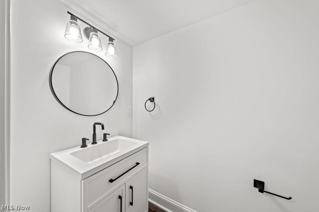 5204 Haverford Drive, Lyndhurst, OH 44124