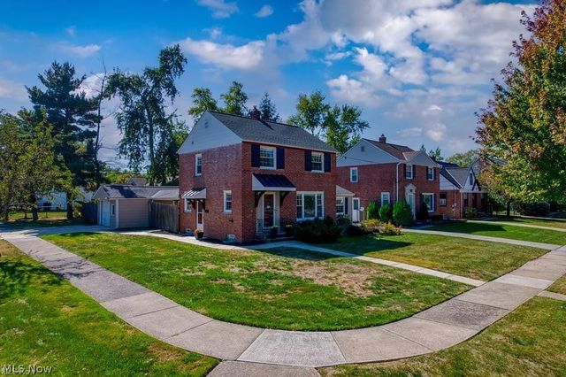 5204 Haverford Drive, Lyndhurst, OH 44124