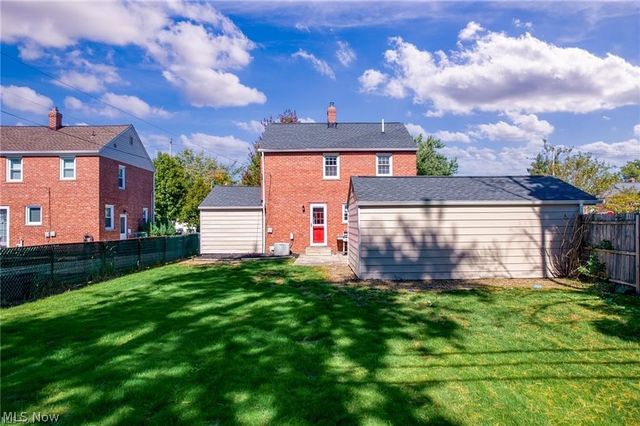 5204 Haverford Drive, Lyndhurst, OH 44124