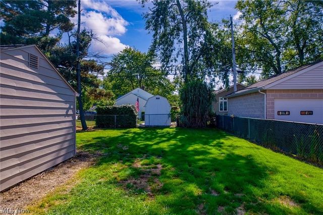 5204 Haverford Drive, Lyndhurst, OH 44124