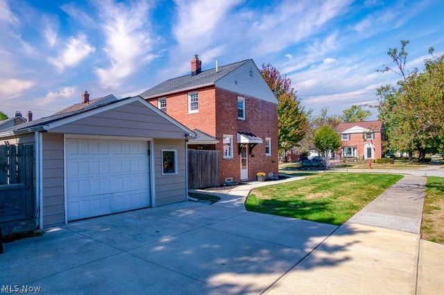 5204 Haverford Drive, Lyndhurst, OH 44124