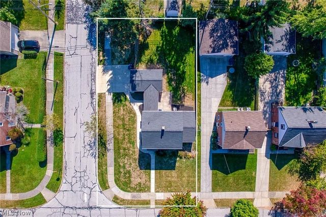5204 Haverford Drive, Lyndhurst, OH 44124